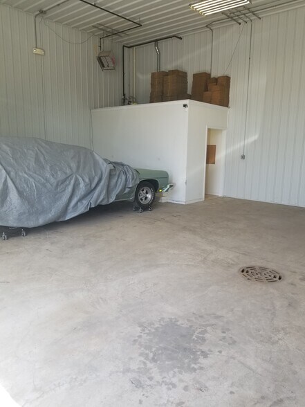 More Photos Of 3325 Louis Sherman Dr, Steger Industrial For Lease