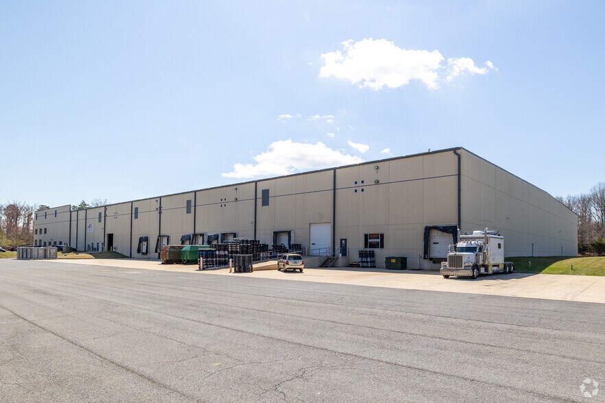 More Photos Of 1200 Bengies Rd, Middle River Warehouse For Lease