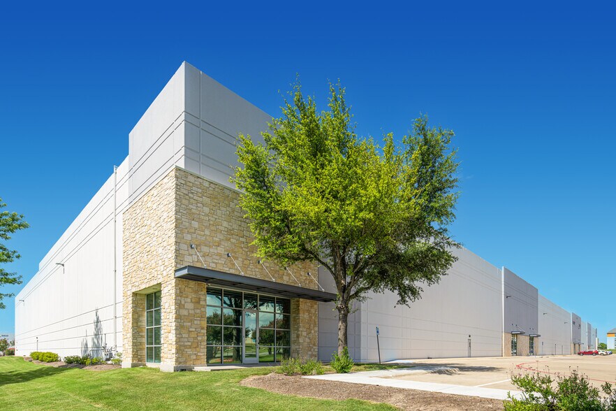 More Photos Of 2200 Grand Avenue Pky, Austin Unknown For Lease