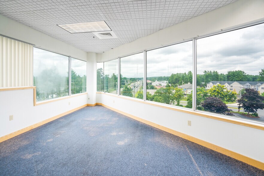 More Photos Of 547 Amherst St, Nashua Office For Lease