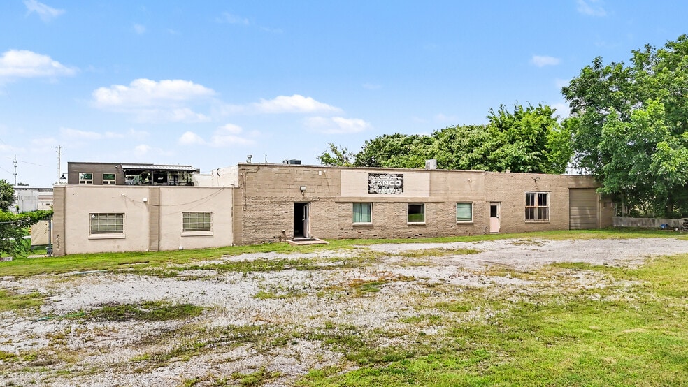 More Photos Of 1039 N Owasso Ave, Tulsa Light Manufacturing For Sale