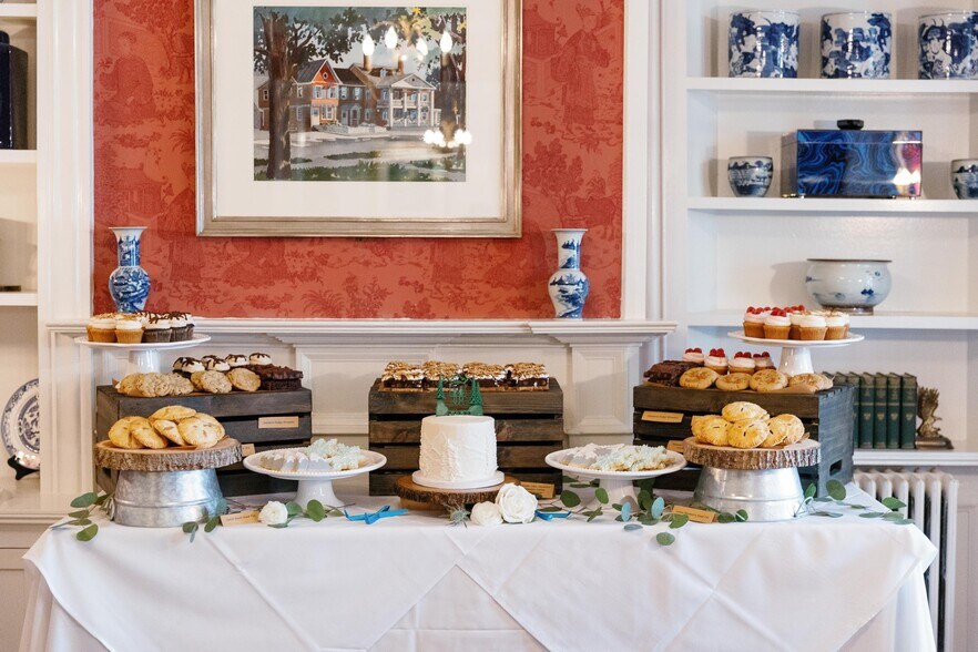 More Photos Of 18 Main St, Stowe Hotel For Sale