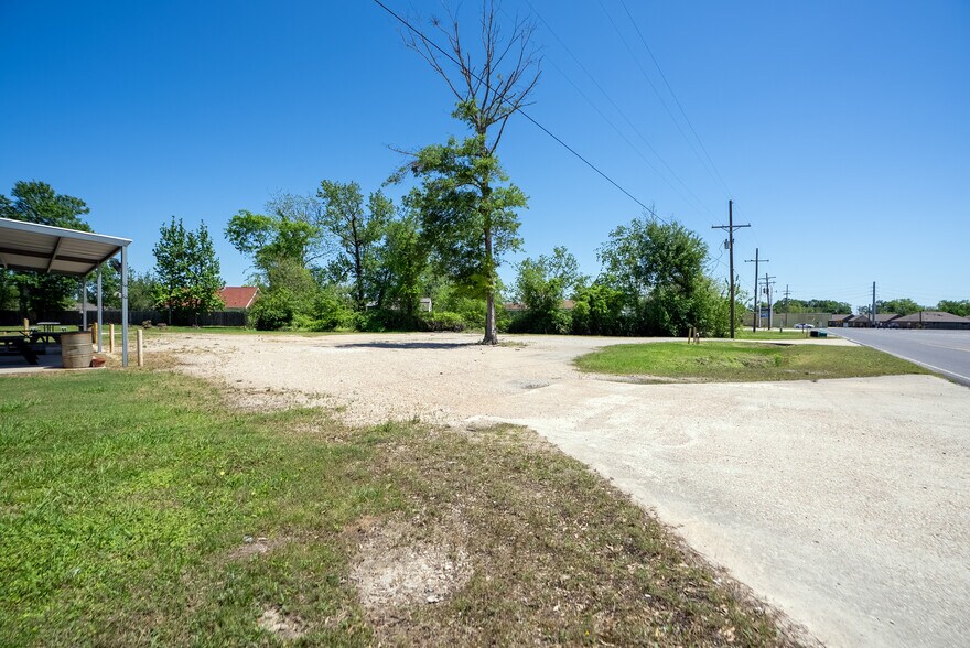 More Photos Of 1411 Houston River Rd, Westlake Restaurant For Sale