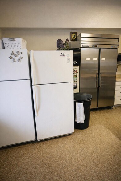 More Photos Of 10 Bruen Ct, Rensselaer Hospitality For Sale