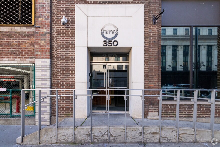 More Photos Of 350 W 31st St, New York Office For Lease