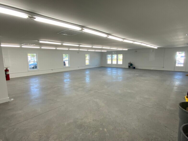 More Photos Of 805 S Clinton Ave, Dunn Auto Repair For Sale