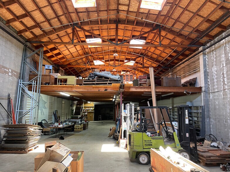 More Photos Of 1319-1321 5th St, Berkeley Warehouse For Sale