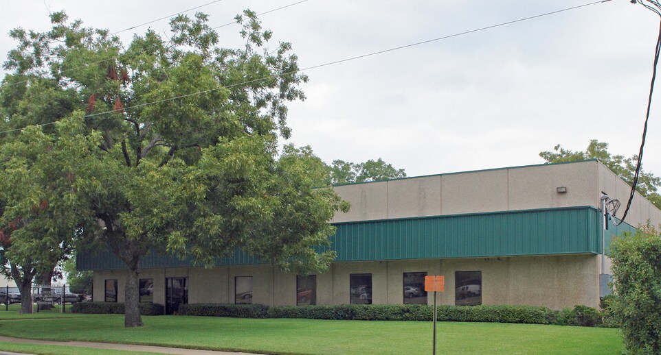 More Photos Of 6120 Aldwick Dr, Garland Warehouse For Lease