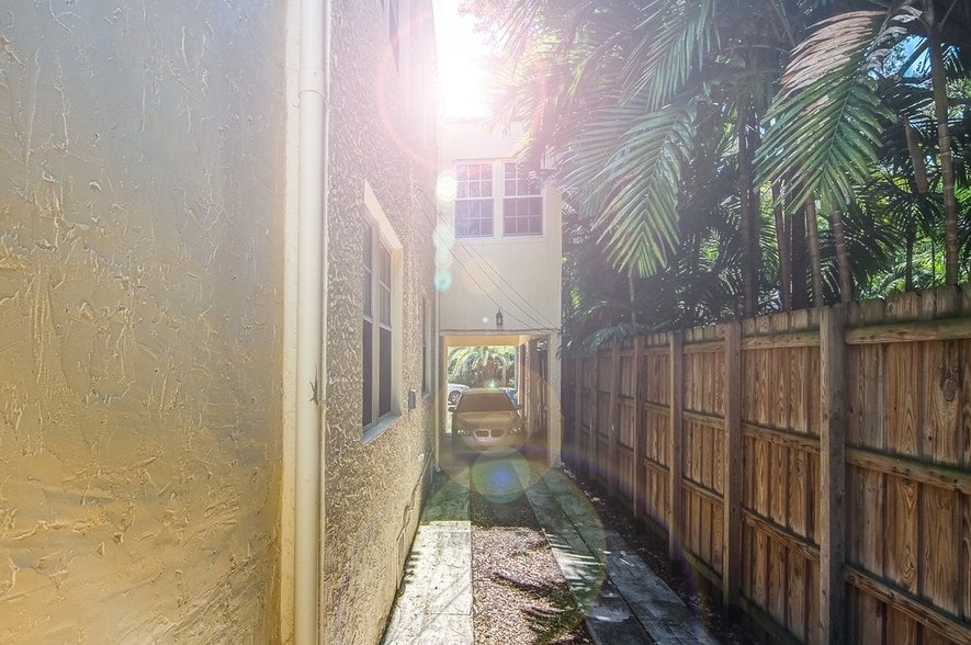 More Photos Of 2630 Natoma St, Coconut Grove Apartments For Sale