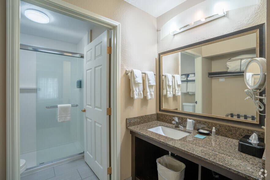 More Photos Of 1211 2nd St SW, Rochester Hospitality For Sale