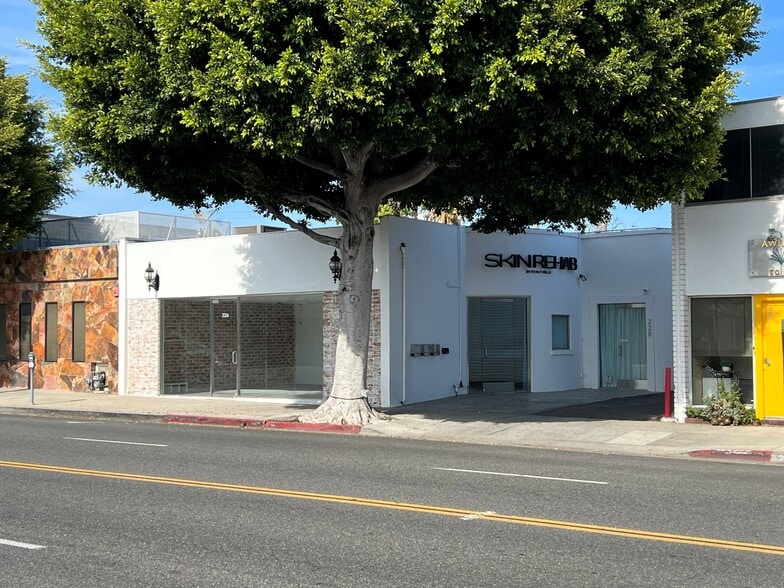 More Photos Of 224 S Robertson Blvd, Beverly Hills General Retail For Lease