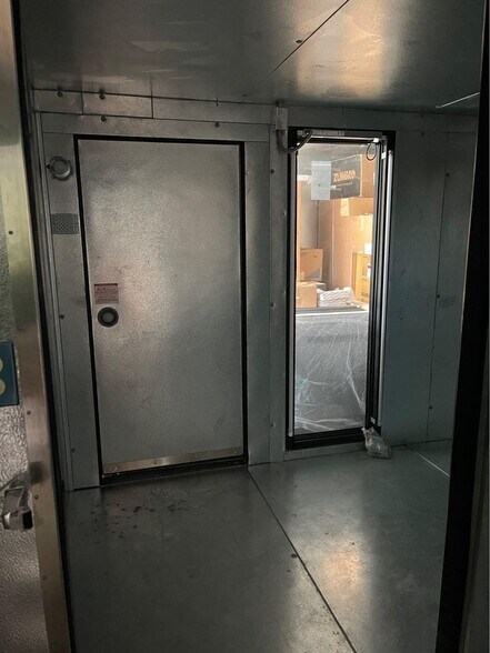 More Photos Of 2350 N Jerusalem Ave, North Bellmore Convenience Store For Sale