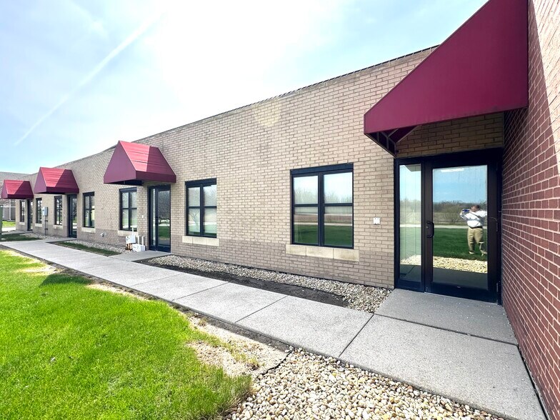 More Photos Of 2022 Kelle Dr, Chesterton Medical For Sale
