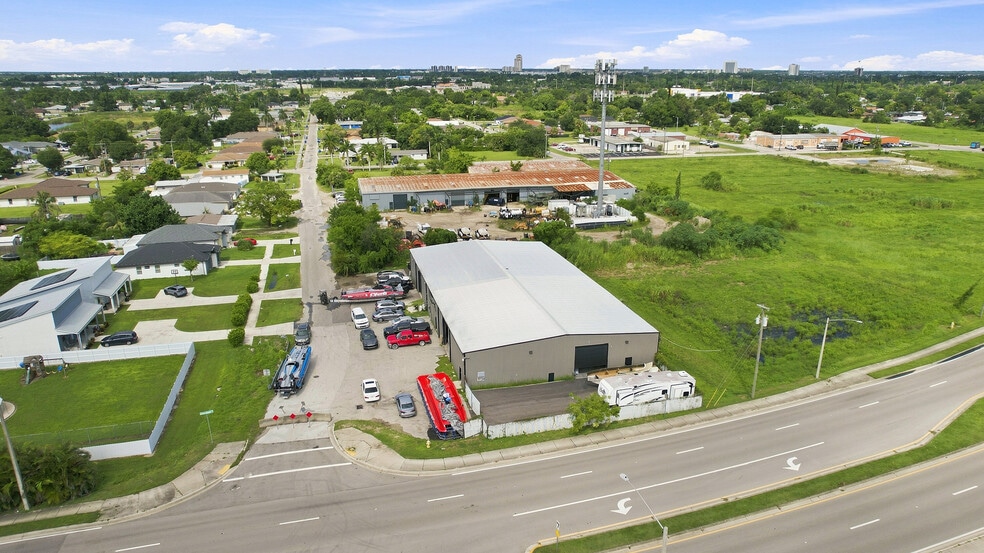 More Photos Of 3535 Dora St, Fort Myers Industrial For Sale