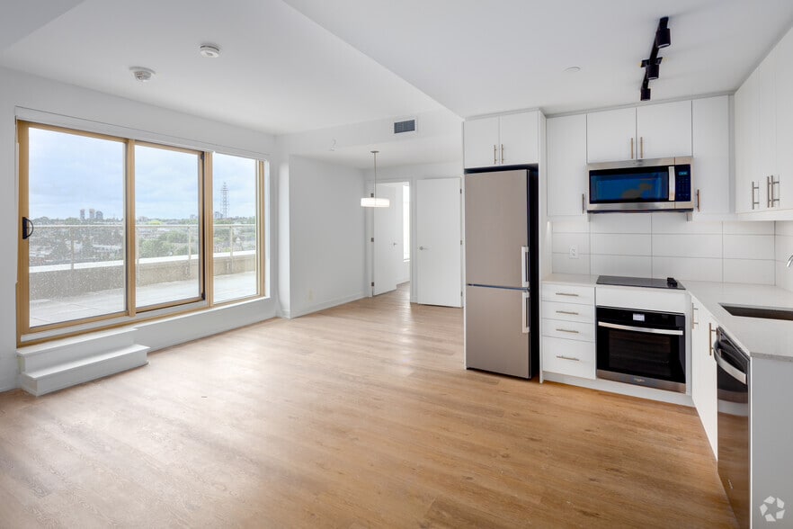 More Photos Of 9 Croham Rd, Toronto Apartments For Lease