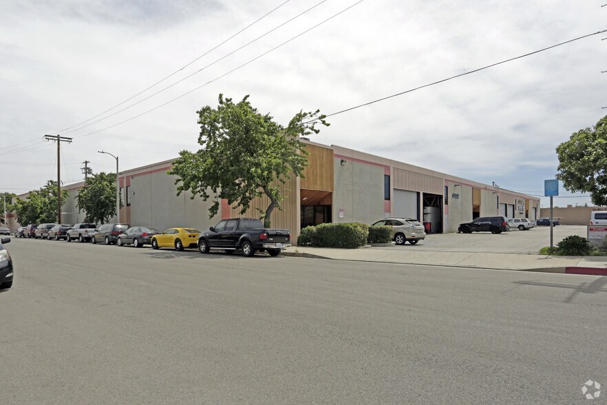 More Photos Of 20540 Superior St, Chatsworth Warehouse For Lease