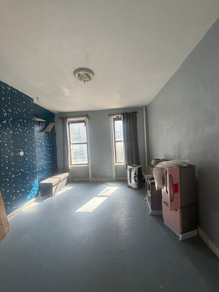 More Photos Of 544 W 49th St, New York Apartments For Sale