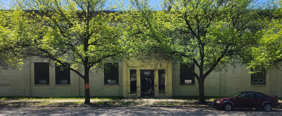 Primary Photo Of 5921 W Dickens Ave, Chicago Office For Lease