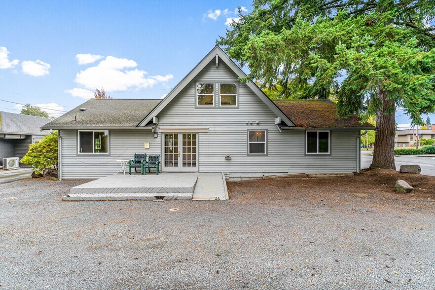 More Photos Of 712 Avenue D, Snohomish Storefront Retail Office For Sale