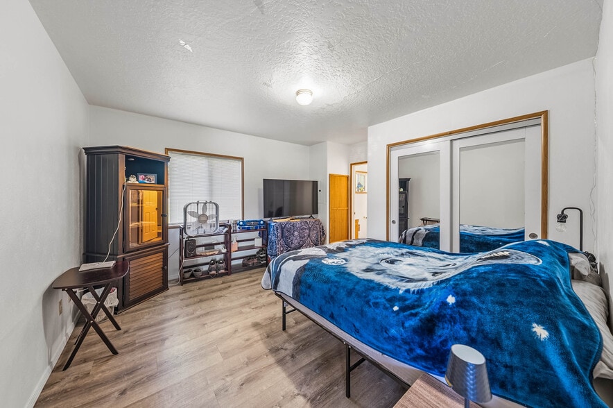 More Photos Of 542 Pacific Ave, Brookings Multifamily For Sale