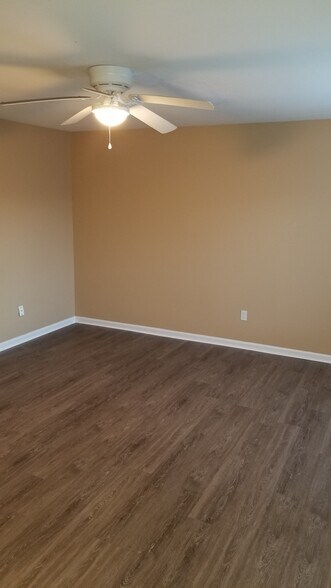 More Photos Of 156 Delmar Ln, Newport News Apartments For Sale