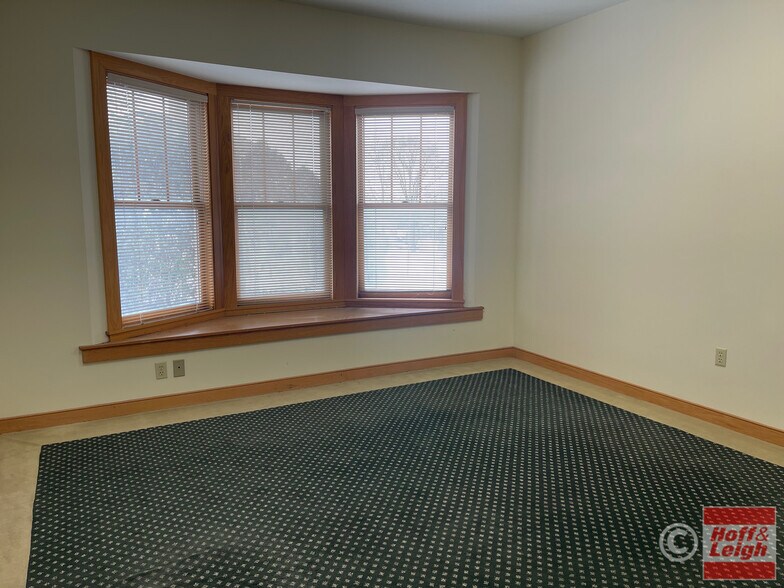 More Photos Of 631 W Exchange St, Akron Office For Sale