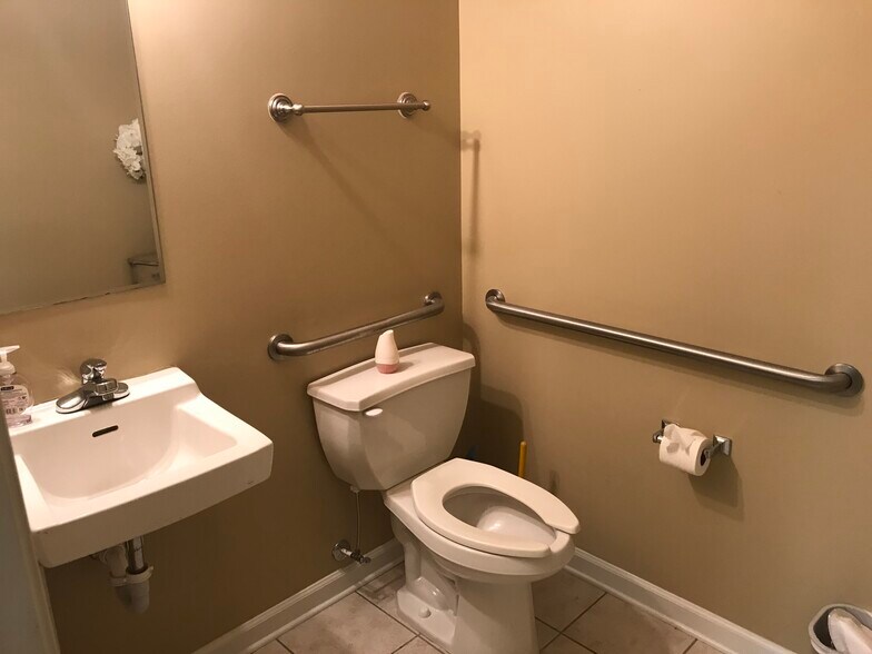 More Photos Of 111 Windel Dr, Raleigh Office Residential For Sale