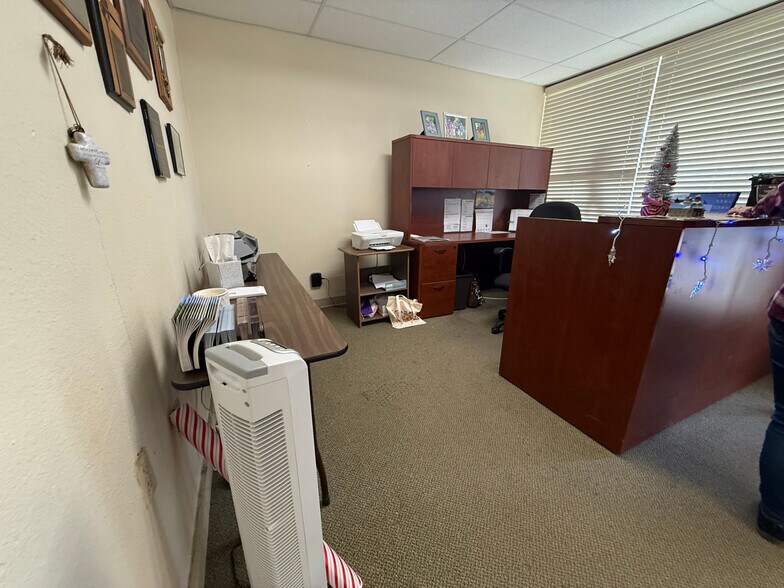 More Photos Of 108 E 1st St, Cameron General Retail For Sale