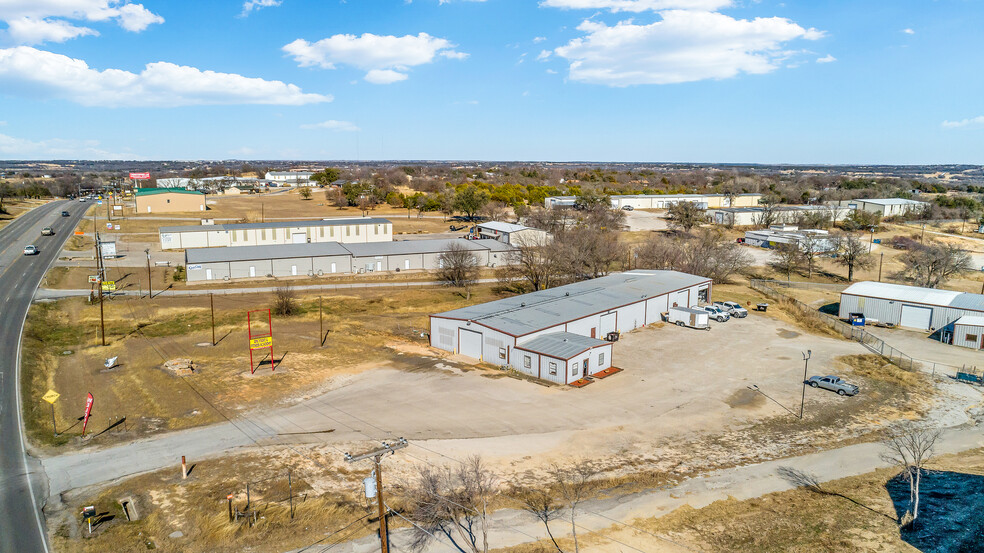 Primary Photo Of 1806 N Main St, Weatherford Distribution For Lease