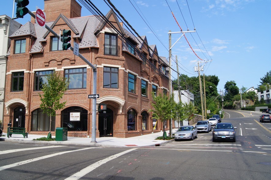 Primary Photo Of 415-417 Greenwich Ave, Greenwich General Retail For Lease
