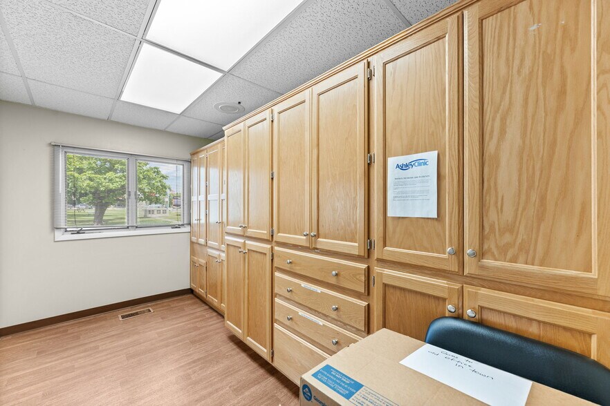 More Photos Of 202 S 9th St, Humboldt General Retail For Sale