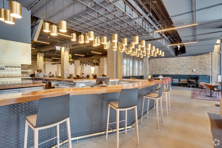 More Photos Of 222 Merchandise Mart Plz, Chicago Office For Lease