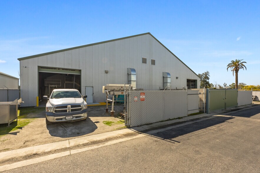 More Photos Of 4425 E Brundage Ln, Bakersfield Unknown For Lease