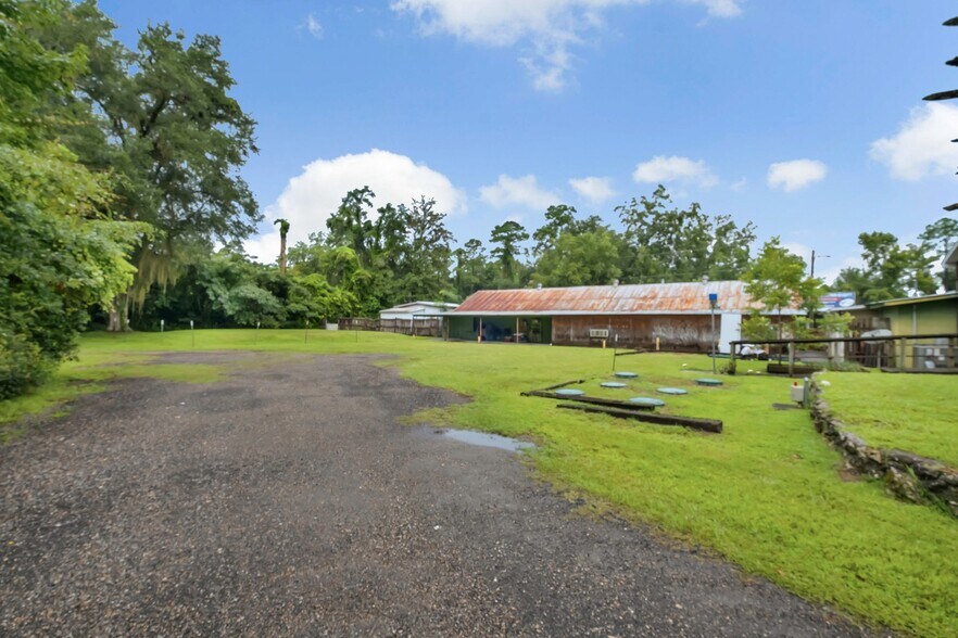 More Photos Of 892 Woodville Hwy, Crawfordville Restaurant For Sale