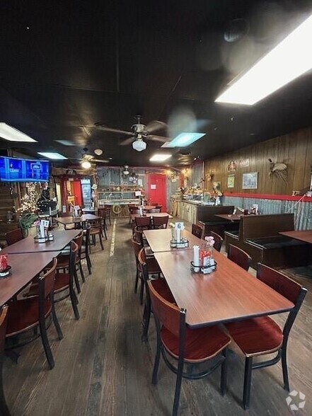 More Photos Of 107 N Kent St, Gorman Storefront Retail Residential For Sale