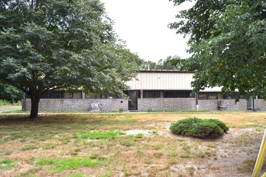 More Photos Of 487 Wright Debow Rd, Jackson Flex For Sale