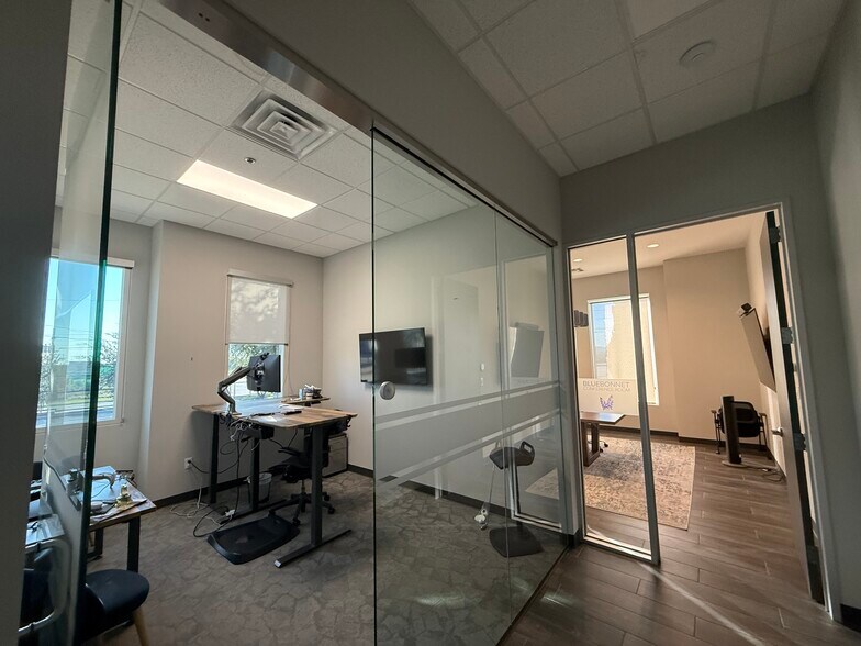 More Photos Of 1024 Texan Trl, Grapevine Medical For Sale