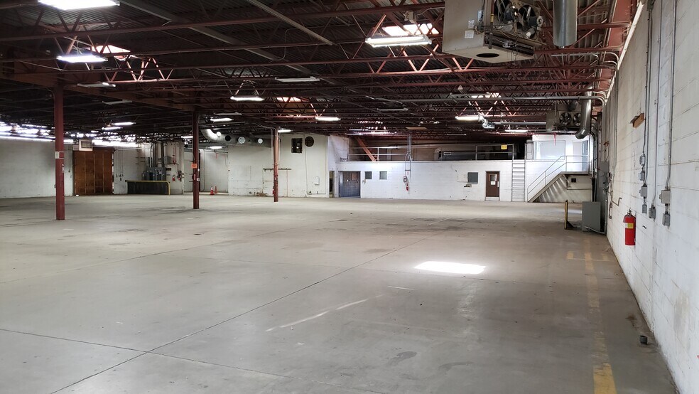 More Photos Of 1223 N 6th Ave, Yakima Manufacturing For Lease