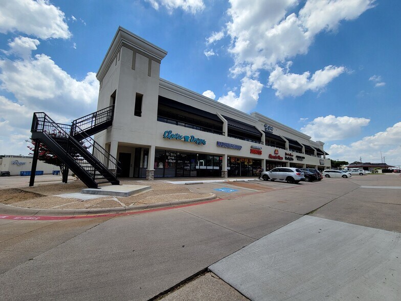 More Photos Of 4001-4101 W Green Oaks Blvd, Arlington Unknown For Lease