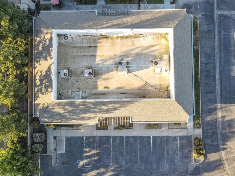 More Photos Of 138 Regis St, Turlock Office For Lease