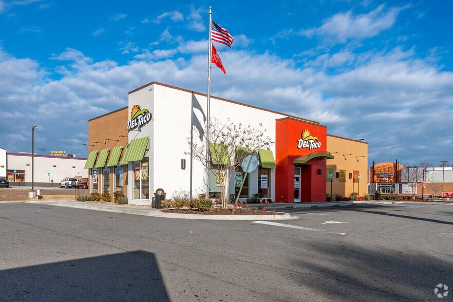 More Photos Of 4525 Jimmy Lee Smith Pky, Hiram Restaurant For Lease