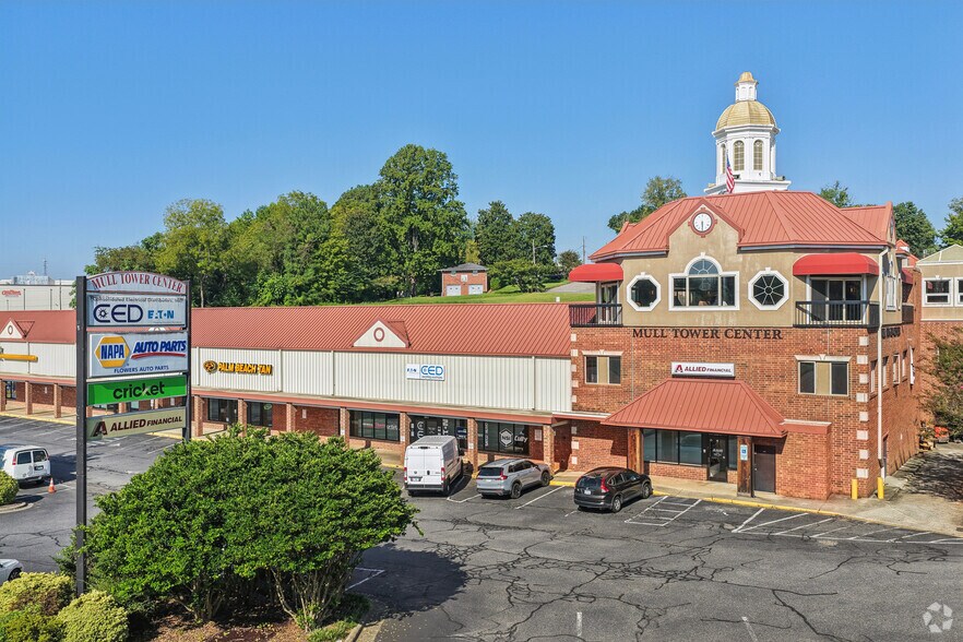 More Photos Of 200-208 W Fleming Dr, Morganton Unknown For Lease