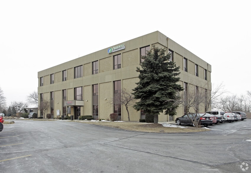 More Photos Of 1300 S Green Bay Rd, Racine Office For Lease