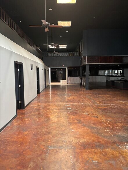 More Photos Of 221 W Randolph Ave, Enid Restaurant For Lease