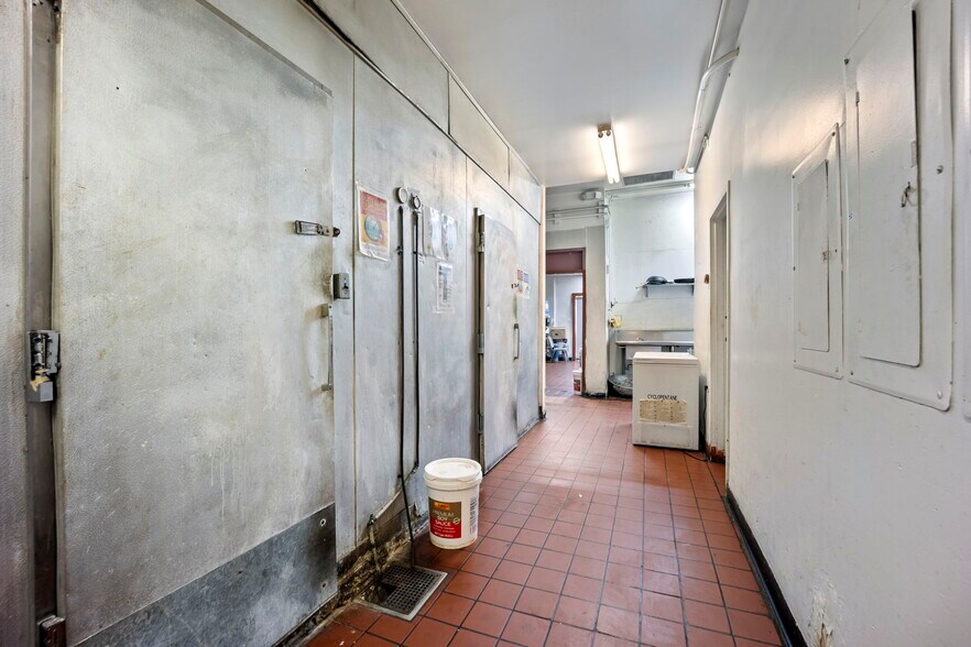 More Photos Of 3400 W Northern Ave, Pueblo Restaurant For Sale