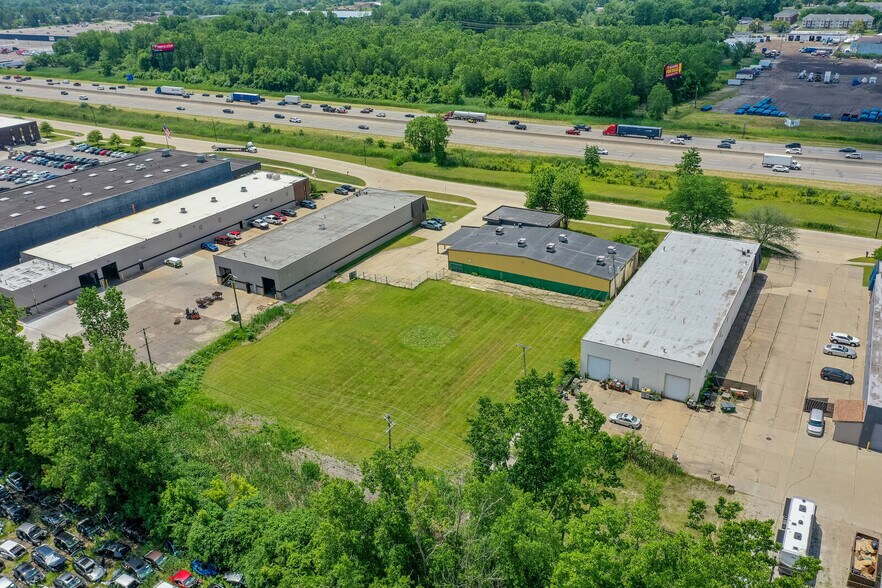 More Photos Of 42470 Executive Dr, Harrison Township Warehouse For Lease