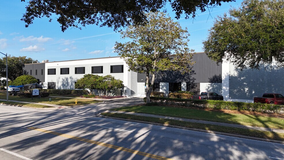 More Photos Of 8040 Bayberry Rd, Jacksonville Unknown For Lease