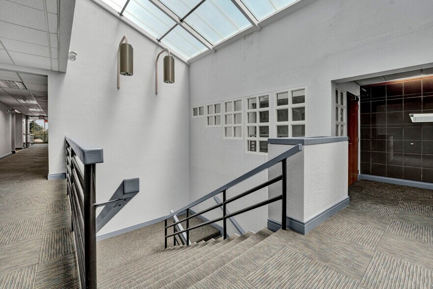 More Photos Of 5180 Park Ave, Memphis Office For Lease