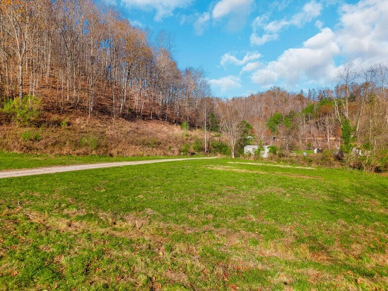 More Photos Of 1960 US Highway-23, Wittensville Land For Sale