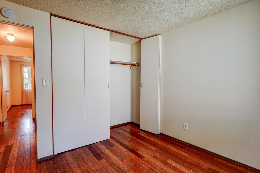More Photos Of 611 SE 139th Ave, Portland Apartments For Sale